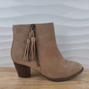 Madeline for Vionic Womens 6 Wheat Suede Water Resistant Tassel Ankle‎ Booties